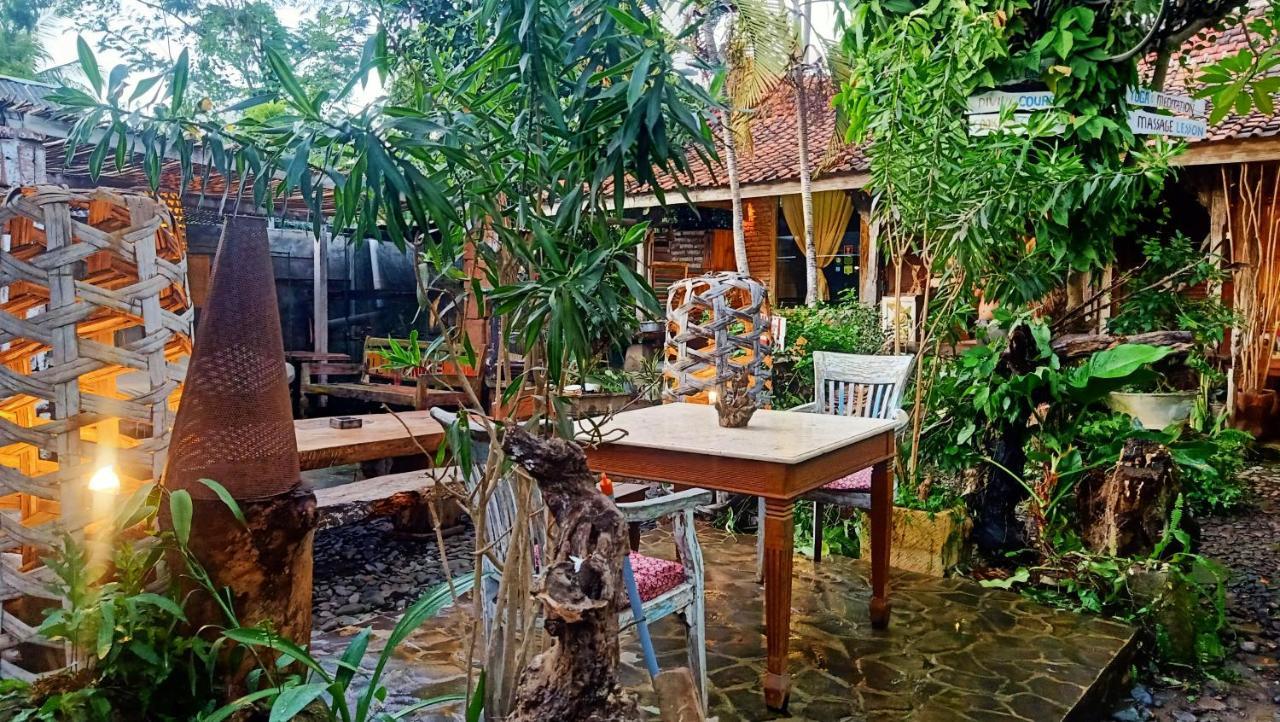 Santhiku Hotel & Spa Lovina Beach Extérieur photo