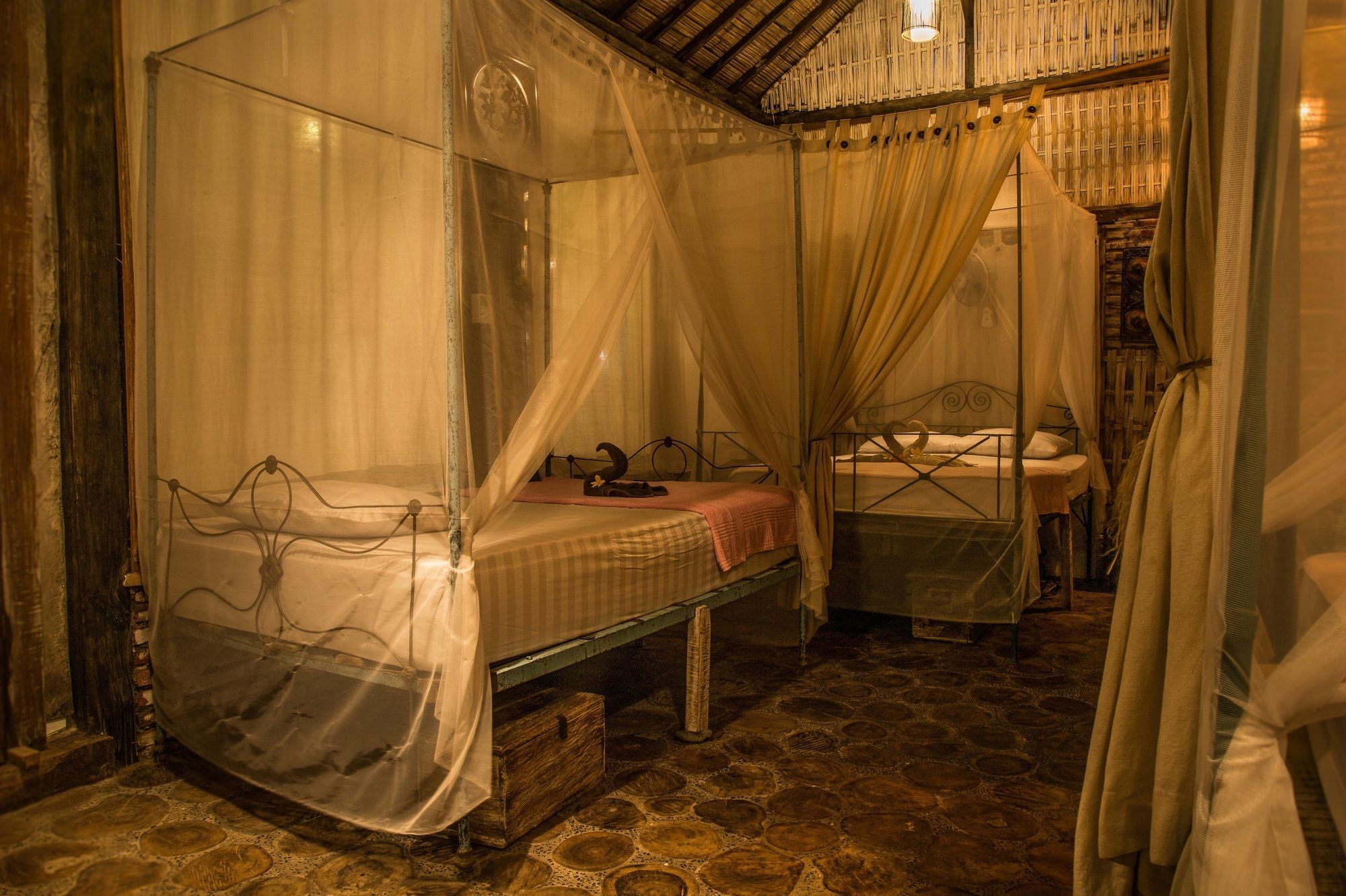 Santhiku Hotel & Spa Lovina Beach Extérieur photo